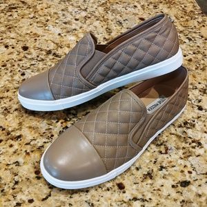 NWOT Steve Madden ECENTRCQ Slip-on sneakers